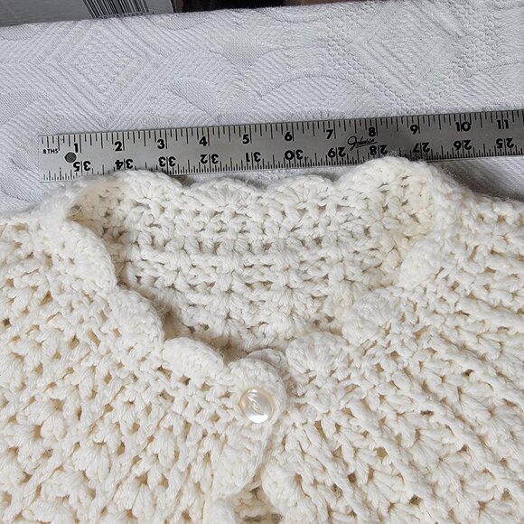 Vtg crocheted poncho shawl button front grandma hippie one size ivory arm holes - Picture 11 of 14